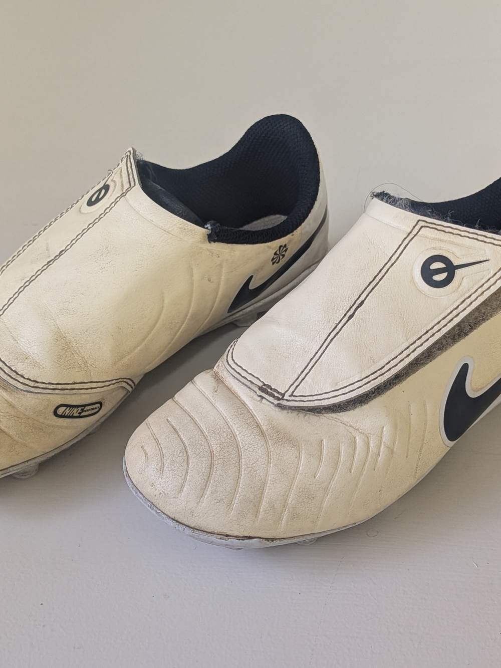 Nike Boys White Slip-On Soccer/Cleat Shoes